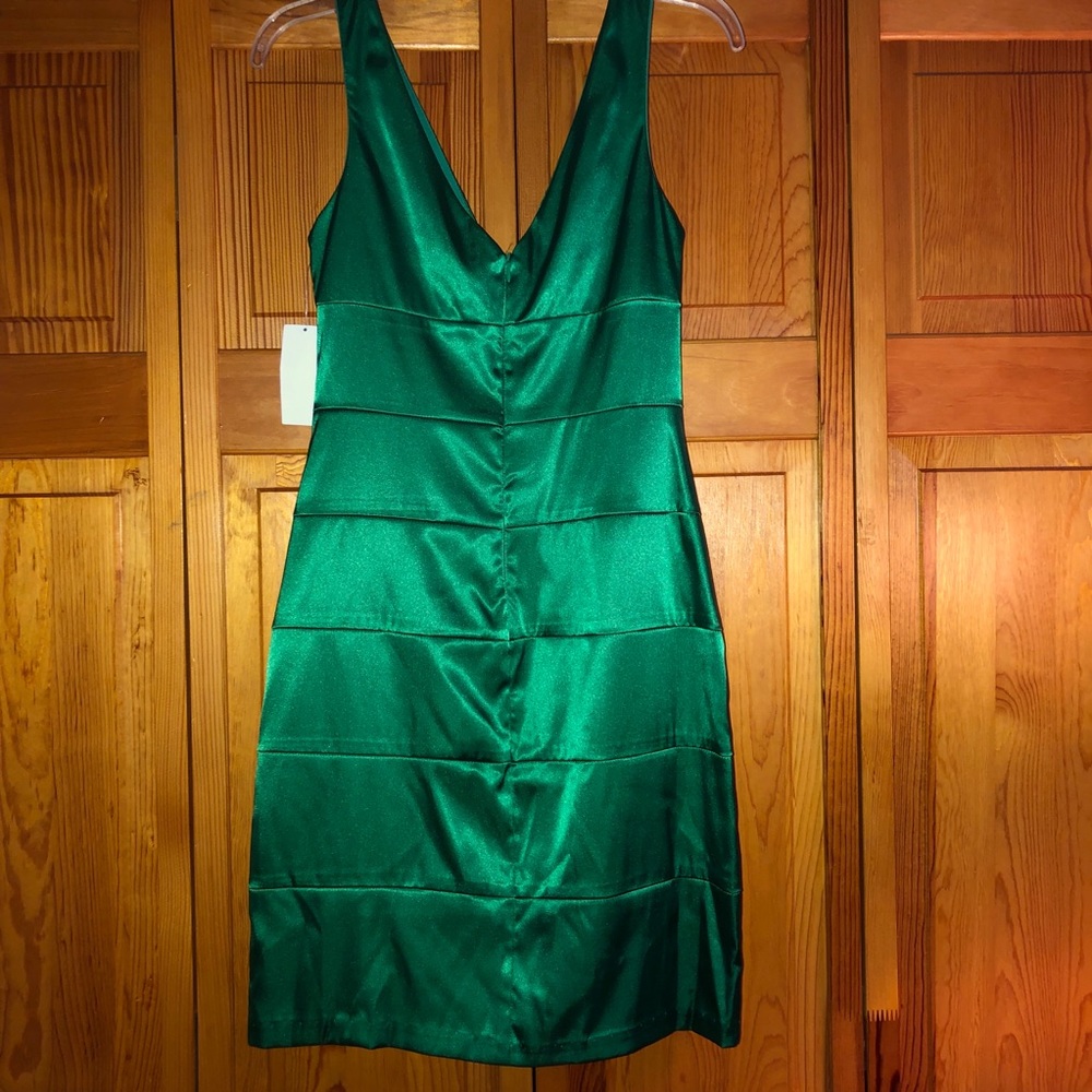 Dress - Picture 2 of 2